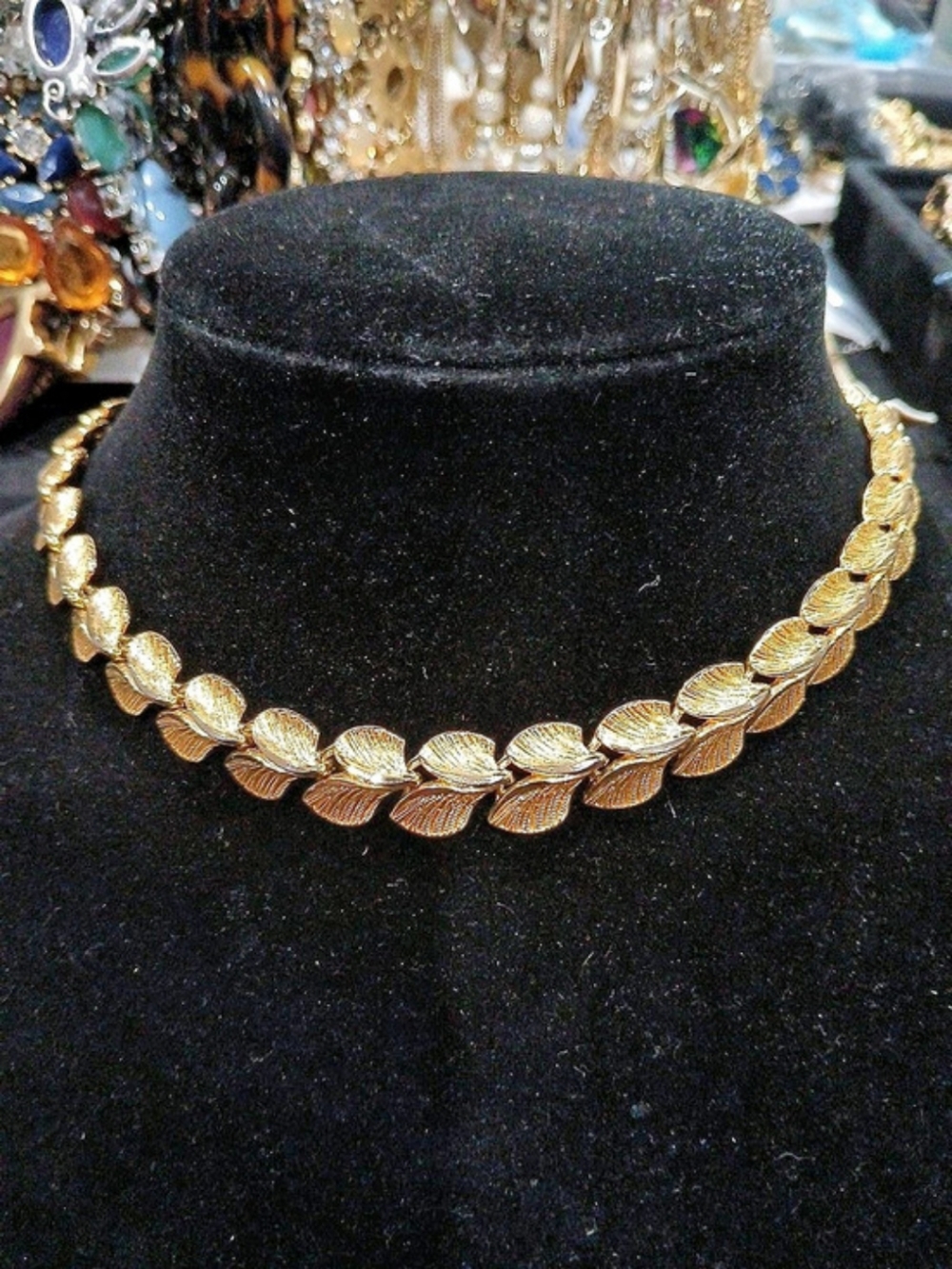 Gold-Tone Leaf Link Necklace Like New